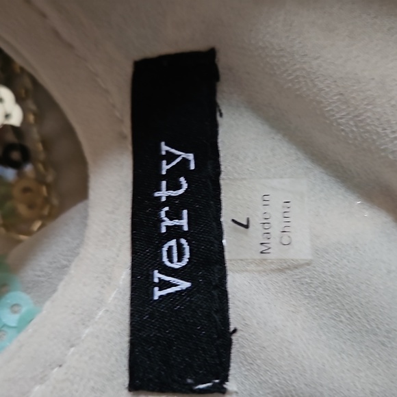 Very Dress - Picture 3 of 3